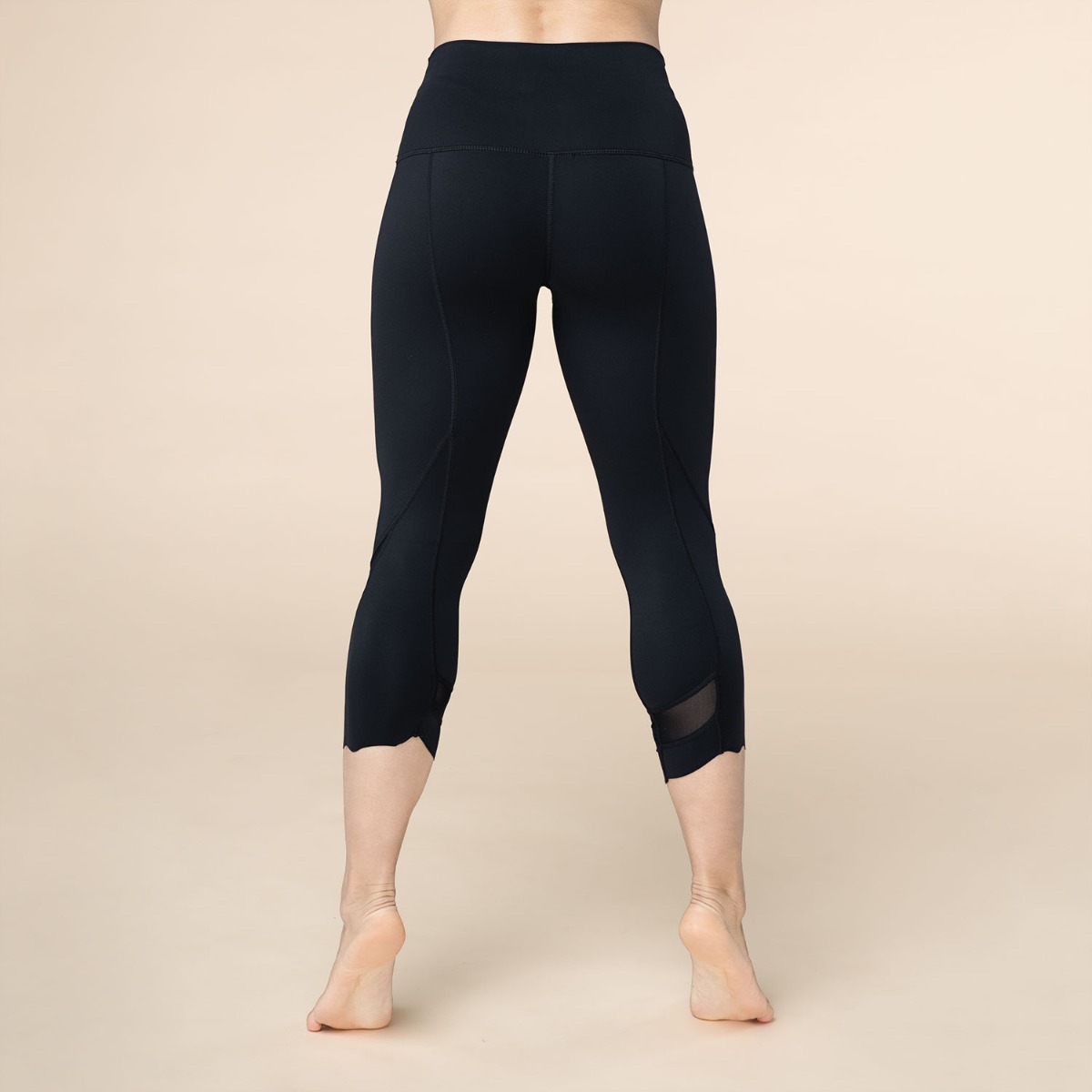 Yogalegging Capri Mesh 3/4 Niyama zwart