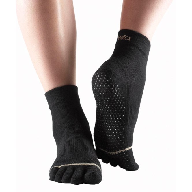 Men's clothing, pants, t-shirts for yoga, climbing - Free shipping - Toesox  toeless socks for barefoot sports